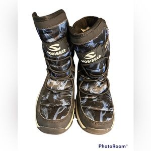 Boy’s Hobibear Blue & Black Snow Boots, Size 2